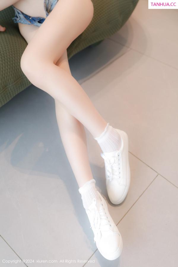   [XiuRen]高清写真图 2024.08.02 No.8964 桃妖夭 眼镜美少女第55张图片